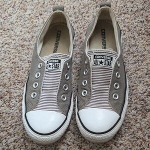 Converse Gray and White Slip-On Sneakers (Men 6/Women 8)